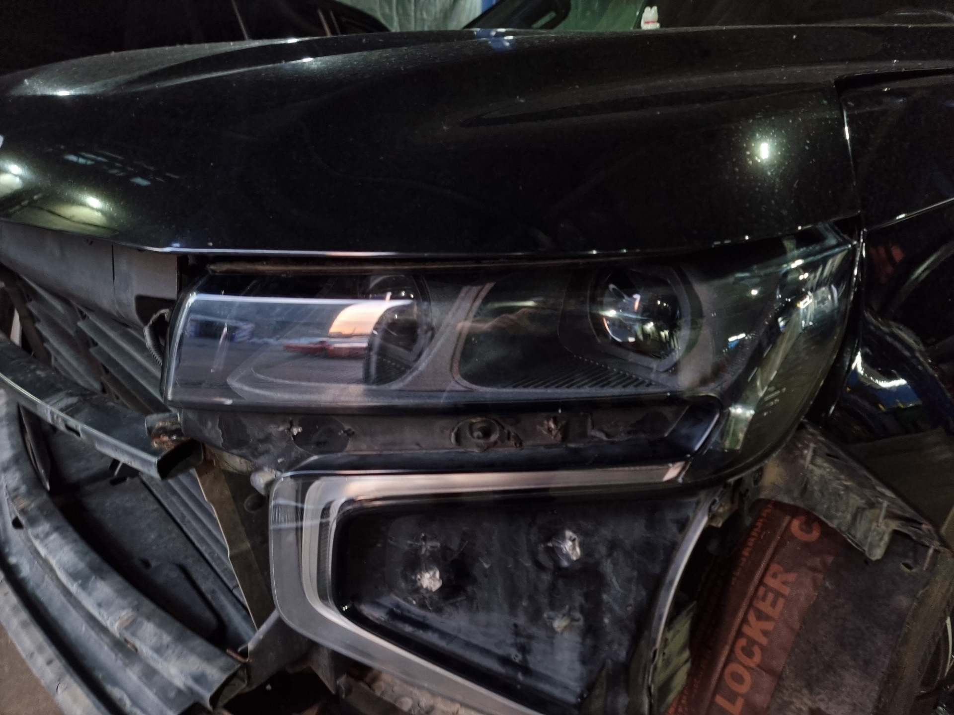 Тюнинг фар Chevrolet Tahoe K2 би-лед линзы — Вид сбоку
